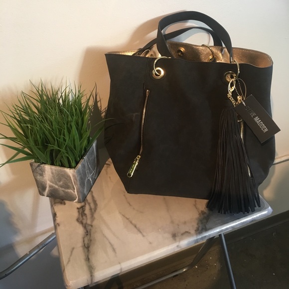 Steve Madden Handbags - NWT Steve Madden black and metallic hobo bag!